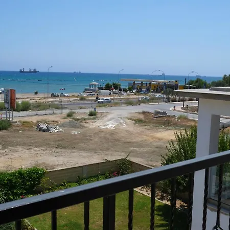 Apartment Seaview 2br Retreat By The Ocean
