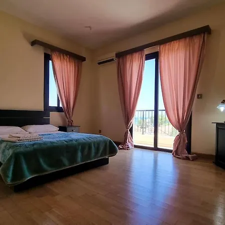 Apartment Seaview 2br Retreat By The Ocean