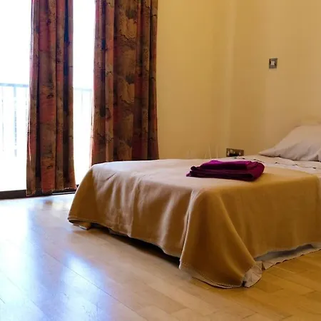 Apartment Seaview 2br Retreat By The Ocean Larnaca