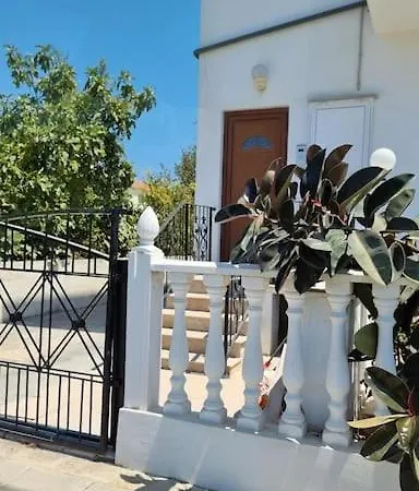 Seaview 2br Retreat By The Ocean Apartment *