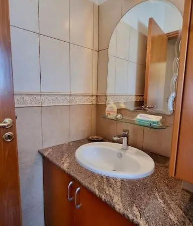 Seaview 2br Retreat By The Ocean * Larnaca