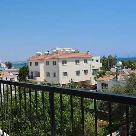 Seaview 2br Retreat By The Ocean Larnaca