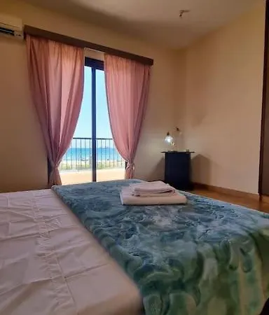 Seaview 2br Retreat By The Ocean Apartment *