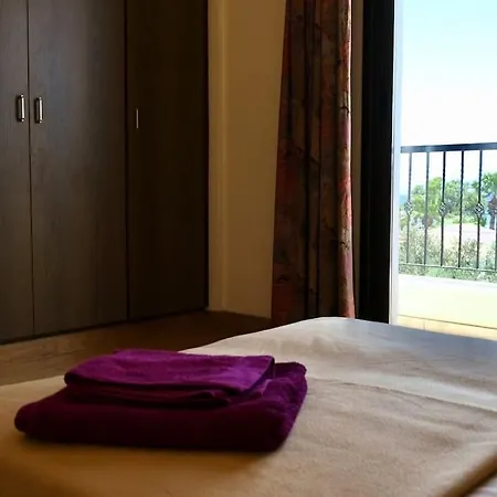 Seaview 2br Retreat By The Ocean Apartment Larnaka