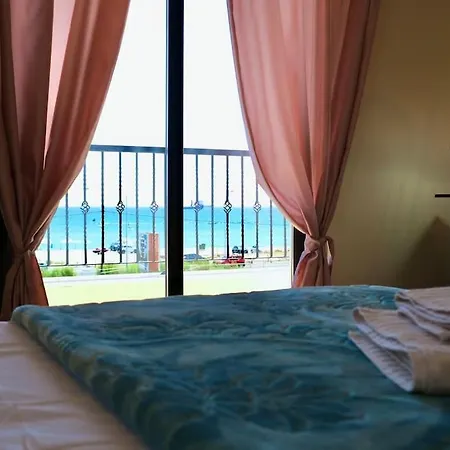 Seaview 2br Retreat By The Ocean Lejlighed Larnaca